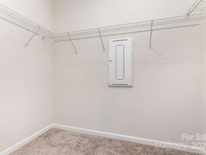 9221 Widden Way, Charlotte, NC 28269.  MLS# CAR4271390, YatesRealty ID 26138. 