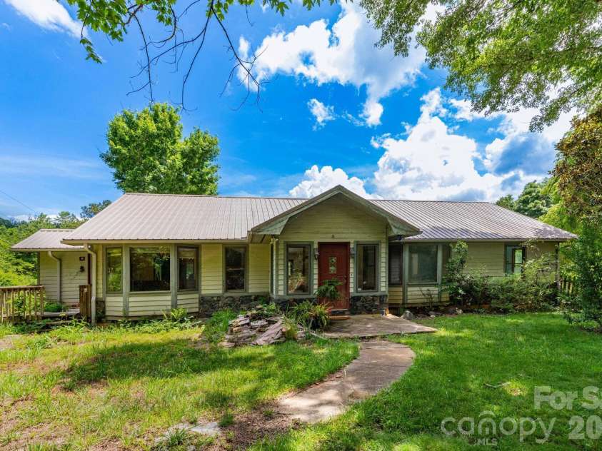 18 Bartlett Road, Weaverville, NC 28787.  MLS# CAR4387531, YatesRealty ID 26139. 
