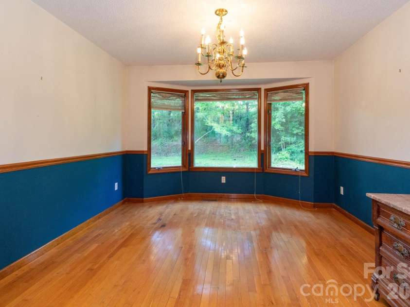 18 Bartlett Road, Weaverville, NC 28787.  MLS# CAR4387531, YatesRealty ID 26139. 