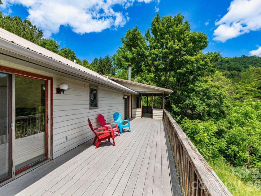 18 Bartlett Road, Weaverville, NC 28787.  MLS# CAR4387531, YatesRealty ID 26139. 