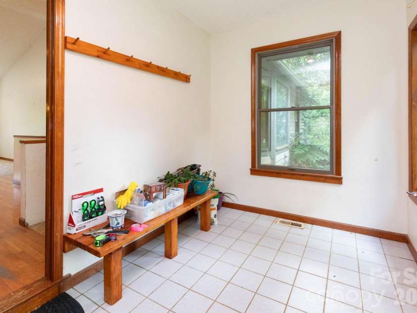 18 Bartlett Road, Weaverville, NC 28787.  MLS# CAR4387531, YatesRealty ID 26139. 