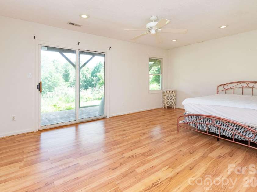 18 Bartlett Road, Weaverville, NC 28787.  MLS# CAR4387531, YatesRealty ID 26139. 