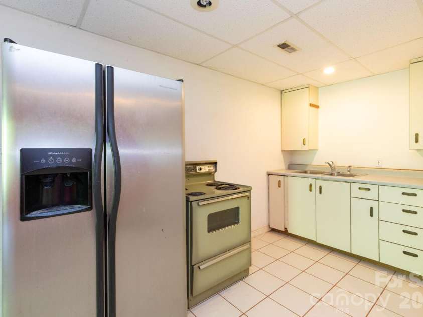 18 Bartlett Road, Weaverville, NC 28787.  MLS# CAR4387531, YatesRealty ID 26139. 