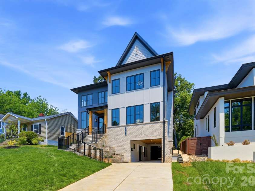 2649 Laburnum Avenue, Charlotte, NC 28205.  MLS# CAR4314719, YatesRealty ID 2614. 