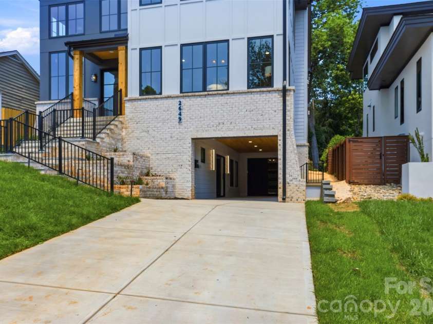 2649 Laburnum Avenue, Charlotte, NC 28205.  MLS# CAR4314719, YatesRealty ID 2614. 