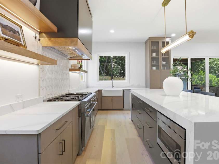 2649 Laburnum Avenue, Charlotte, NC 28205.  MLS# CAR4314719, YatesRealty ID 2614. 