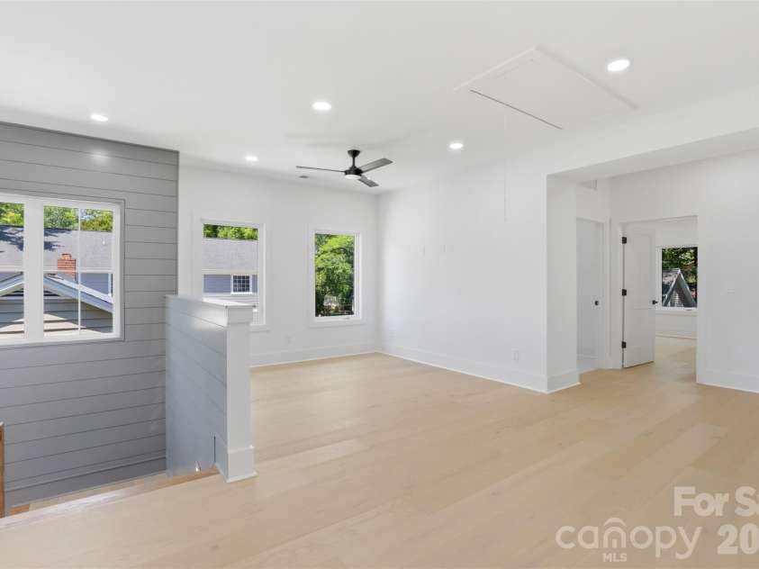 2649 Laburnum Avenue, Charlotte, NC 28205.  MLS# CAR4314719, YatesRealty ID 2614. Loft/landing