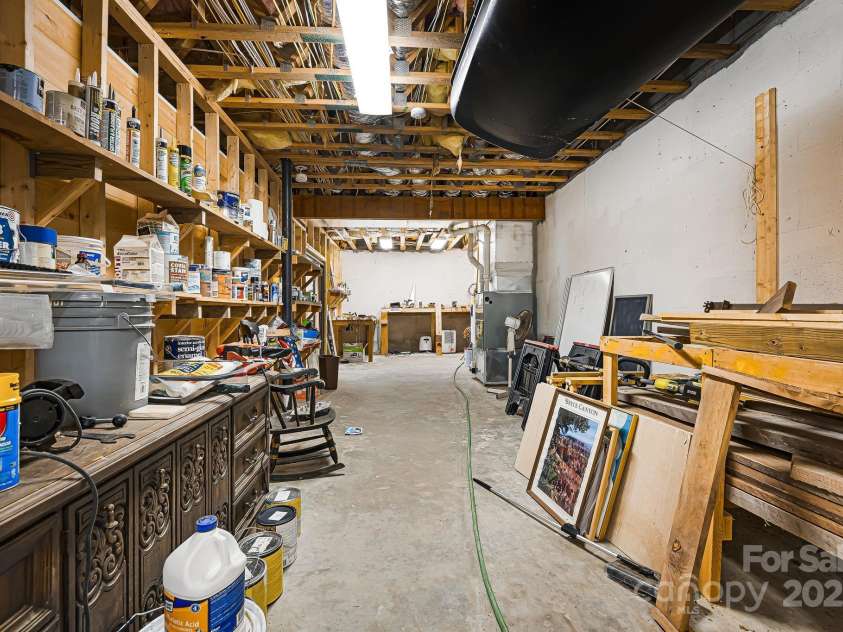 646 Overlook Drive, Mars Hill, NC 28754.  MLS# CAR4224673, YatesRealty ID 2614. 564sqft Workshop Area Lower Level
