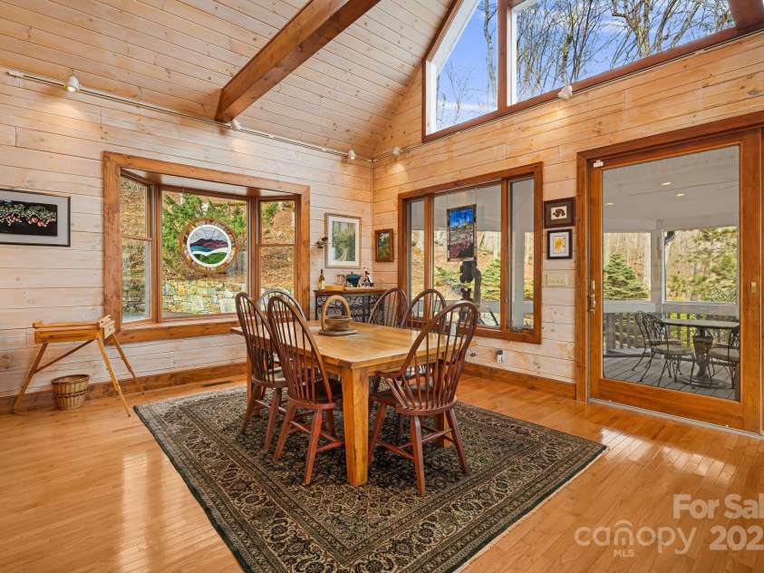 646 Overlook Drive, Mars Hill, NC 28754.  MLS# CAR4224673, YatesRealty ID 2614. Dining Area
