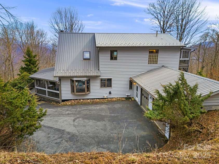 646 Overlook Drive, Mars Hill, NC 28754.  MLS# CAR4224673, YatesRealty ID 2614. Majestic Setting