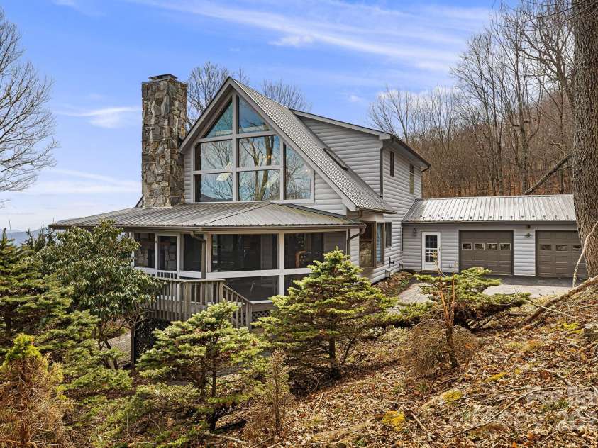 646 Overlook Drive, Mars Hill, NC 28754.  MLS# CAR4224673, YatesRealty ID 2614. Majestic Setting