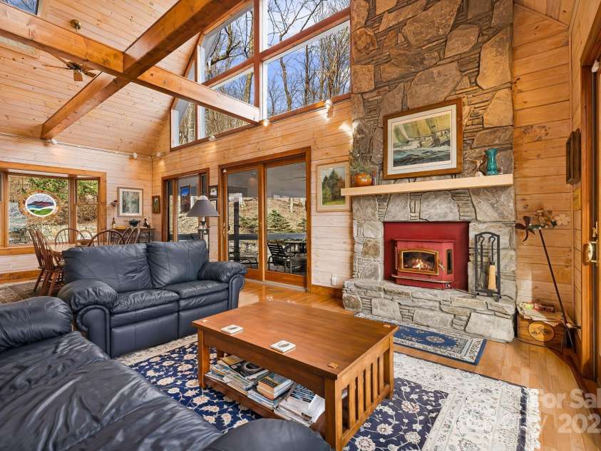 646 Overlook Drive, Mars Hill, NC 28754.  MLS# CAR4224673, YatesRealty ID 2614. Open Airy Floor Plan