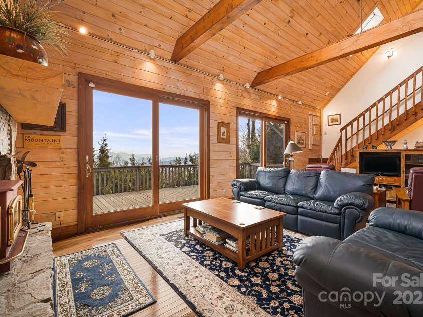 646 Overlook Drive, Mars Hill, NC 28754.  MLS# CAR4224673, YatesRealty ID 2614. Open Airy Floor Plan