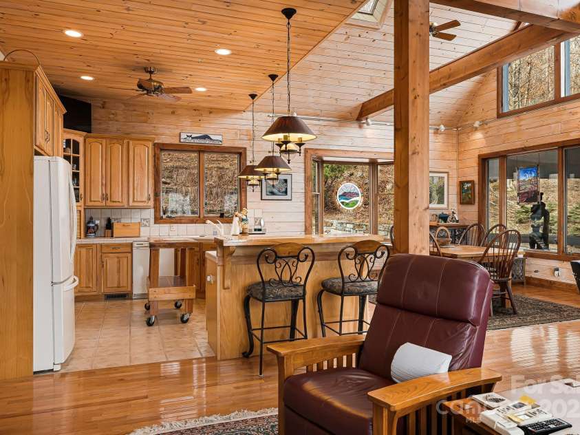 646 Overlook Drive, Mars Hill, NC 28754.  MLS# CAR4224673, YatesRealty ID 2614. Open Airy Floor Plan