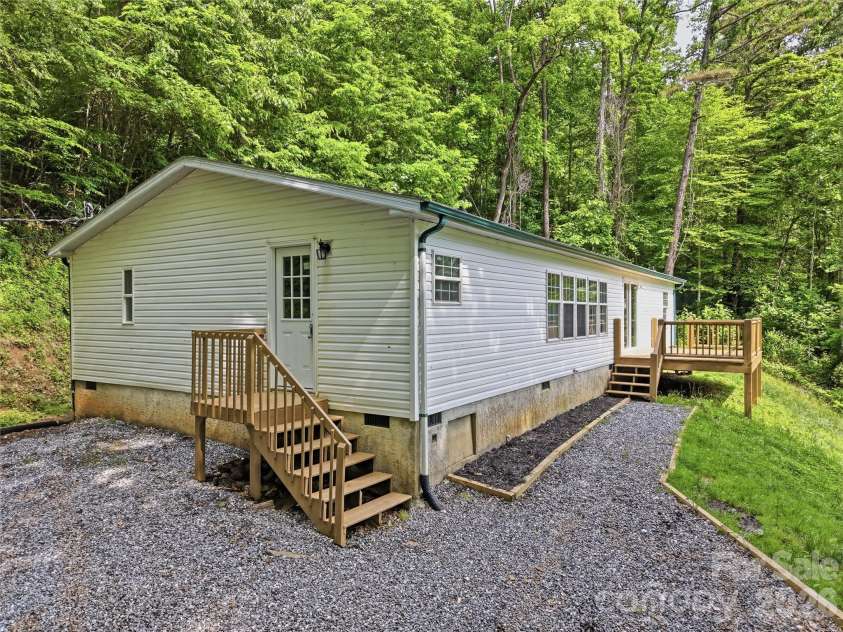 508 Cripple Creek Road, Sylva, NC 28779.  MLS# CAR4387128, YatesRealty ID 26140. 