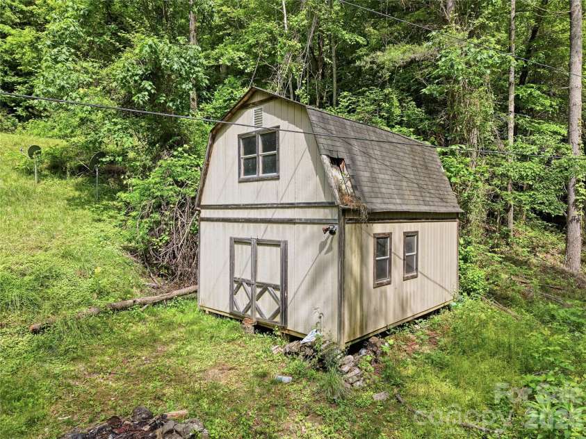 508 Cripple Creek Road, Sylva, NC 28779.  MLS# CAR4387128, YatesRealty ID 26140. 