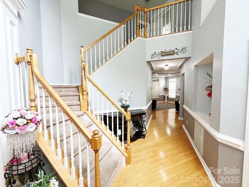 8218 Lynnewood Glen Drive, Charlotte, NC 28269.  MLS# CAR4252897, YatesRealty ID 26140. 