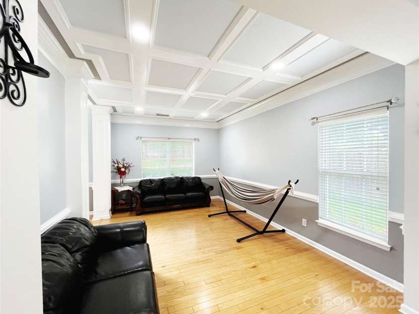 8218 Lynnewood Glen Drive, Charlotte, NC 28269.  MLS# CAR4252897, YatesRealty ID 26140. 