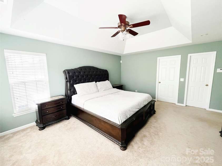 8218 Lynnewood Glen Drive, Charlotte, NC 28269.  MLS# CAR4252897, YatesRealty ID 26140. 