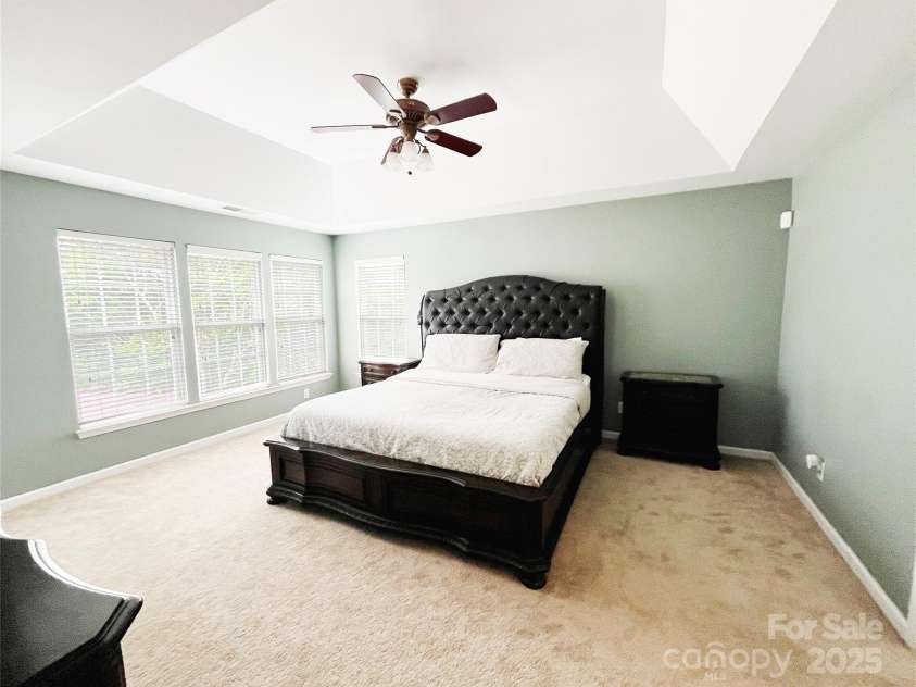 8218 Lynnewood Glen Drive, Charlotte, NC 28269.  MLS# CAR4252897, YatesRealty ID 26140. 