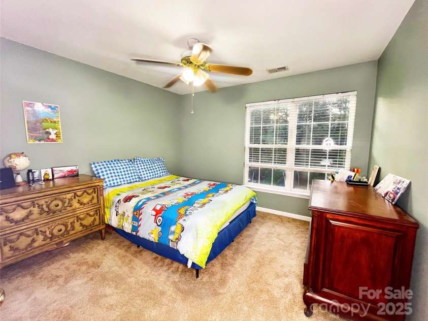 8218 Lynnewood Glen Drive, Charlotte, NC 28269.  MLS# CAR4252897, YatesRealty ID 26140. 