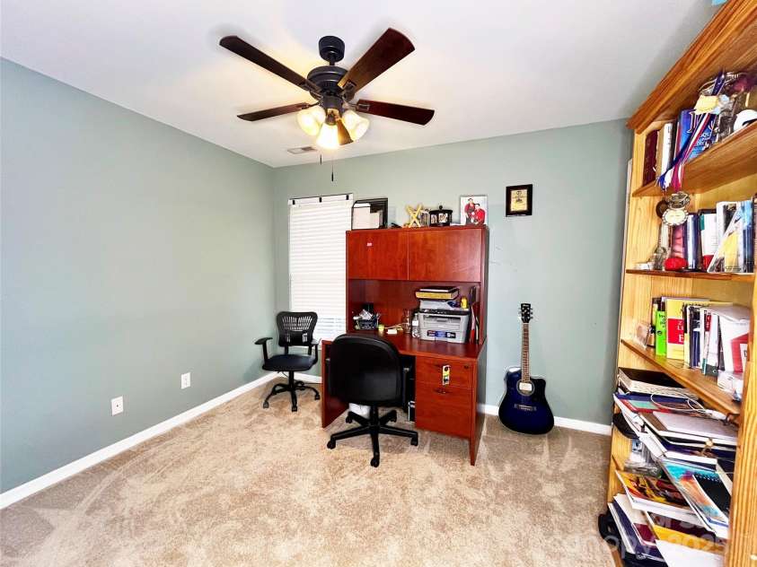 8218 Lynnewood Glen Drive, Charlotte, NC 28269.  MLS# CAR4252897, YatesRealty ID 26140. 