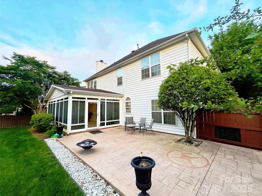 8218 Lynnewood Glen Drive, Charlotte, NC 28269.  MLS# CAR4252897, YatesRealty ID 26140. 