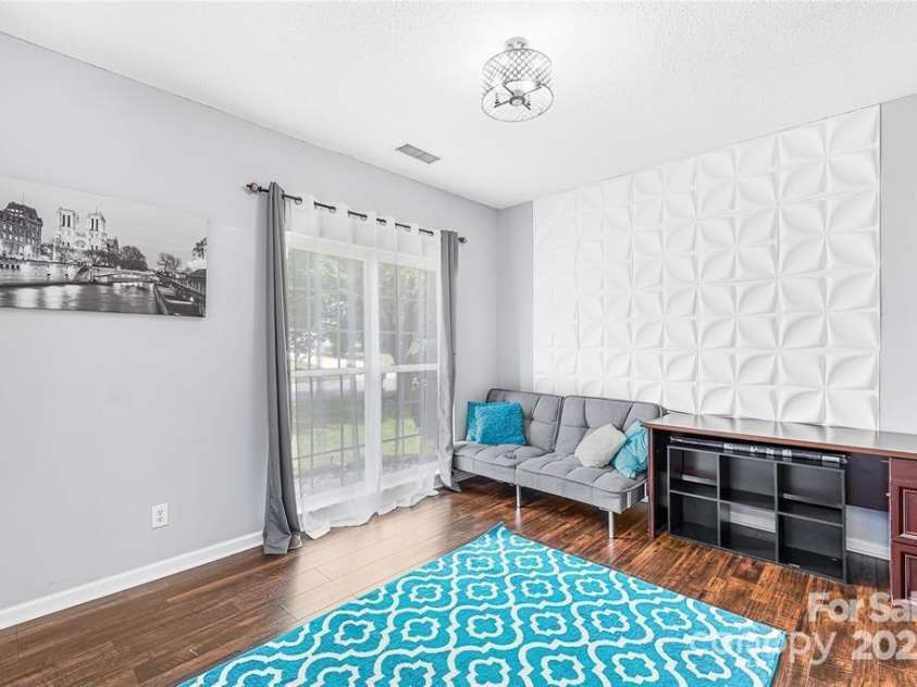 9910 Sandman Lane, Charlotte, NC 28216.  MLS# CAR4278262, YatesRealty ID 26141. 