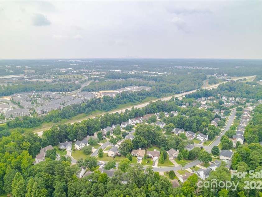 9910 Sandman Lane, Charlotte, NC 28216.  MLS# CAR4278262, YatesRealty ID 26141. 