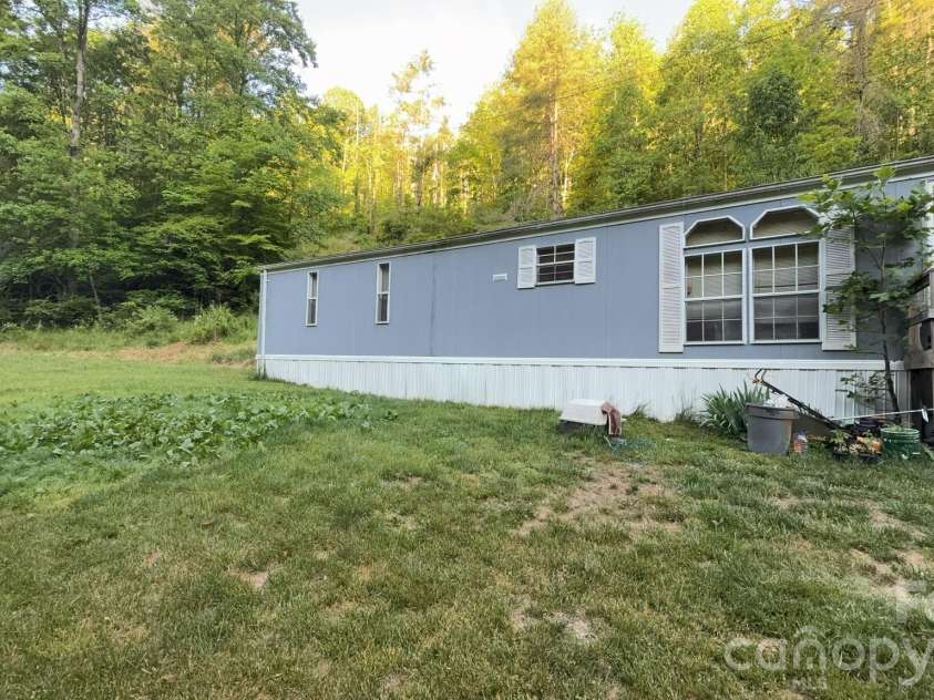 468 Long Branch Road, Green Mountain, NC 28740.  MLS# CAR4387792, YatesRealty ID 26142. 