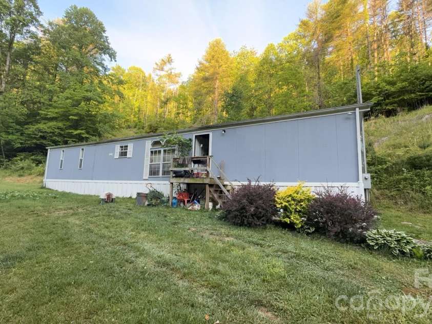 468 Long Branch Road, Green Mountain, NC 28740.  MLS# CAR4387792, YatesRealty ID 26142. 