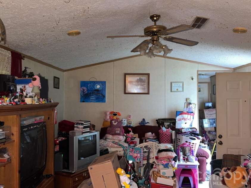468 Long Branch Road, Green Mountain, NC 28740.  MLS# CAR4387792, YatesRealty ID 26142. 