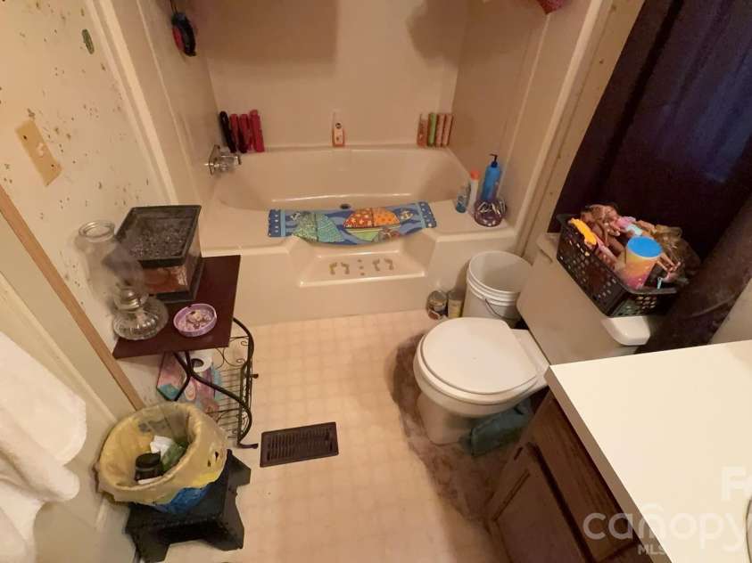 468 Long Branch Road, Green Mountain, NC 28740.  MLS# CAR4387792, YatesRealty ID 26142. 