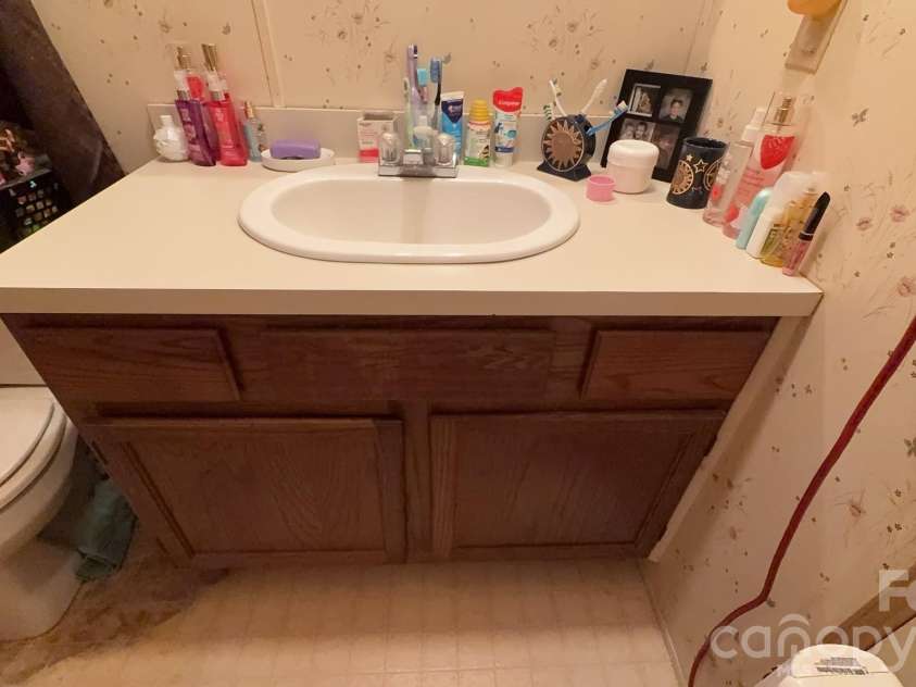 468 Long Branch Road, Green Mountain, NC 28740.  MLS# CAR4387792, YatesRealty ID 26142. 