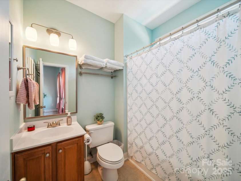 6523 Alba Rose Lane, Huntersville, NC 28078.  MLS# CAR4270008, YatesRealty ID 26142. Bathroom 4 - In Bedroom 4