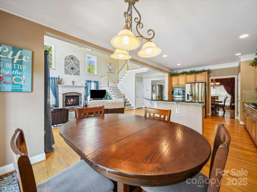 6523 Alba Rose Lane, Huntersville, NC 28078.  MLS# CAR4270008, YatesRealty ID 26142. Breakfast Nook