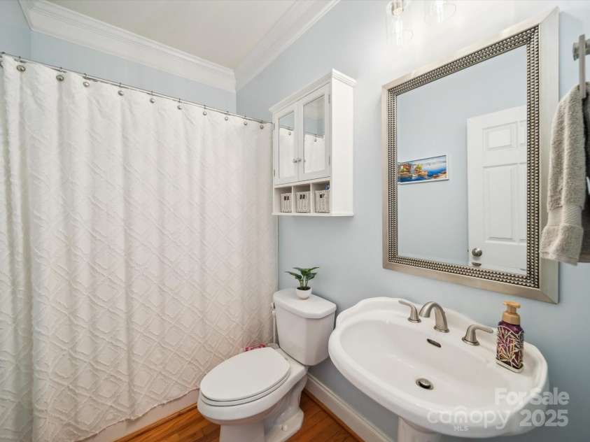 6523 Alba Rose Lane, Huntersville, NC 28078.  MLS# CAR4270008, YatesRealty ID 26142. Full Bathroom on Main Level