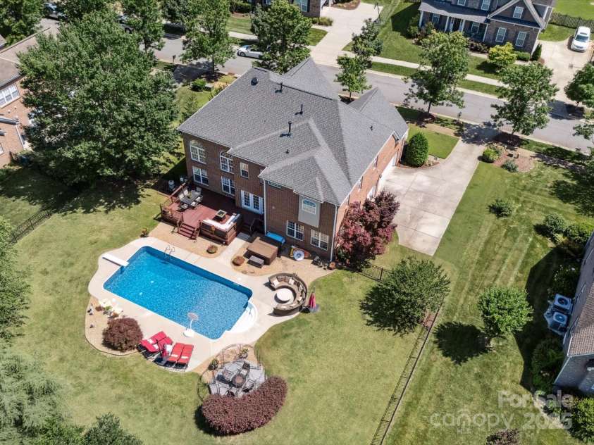 6523 Alba Rose Lane, Huntersville, NC 28078.  MLS# CAR4270008, YatesRealty ID 26142. InGround Salt Water Pool