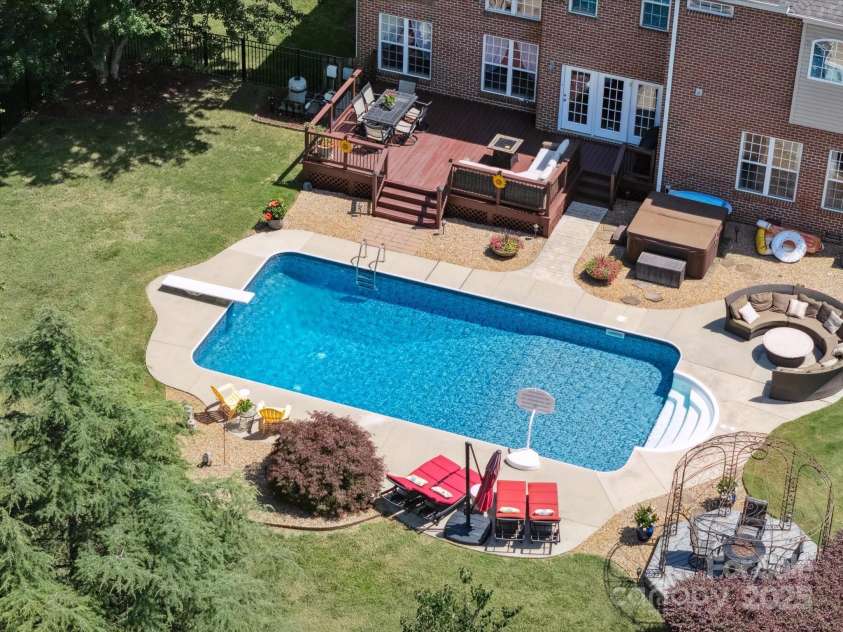 6523 Alba Rose Lane, Huntersville, NC 28078.  MLS# CAR4270008, YatesRealty ID 26142. InGround Salt Water Pool