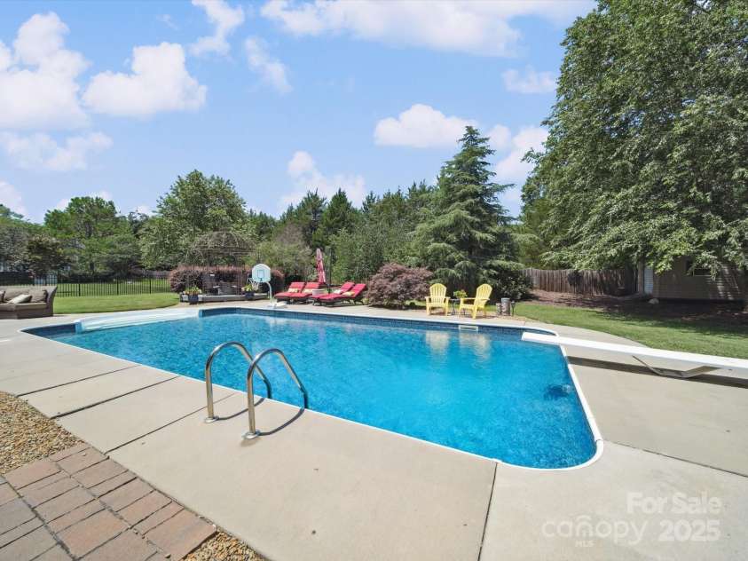 6523 Alba Rose Lane, Huntersville, NC 28078.  MLS# CAR4270008, YatesRealty ID 26142. InGround Salt Water Pool