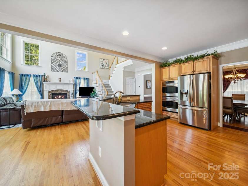 6523 Alba Rose Lane, Huntersville, NC 28078.  MLS# CAR4270008, YatesRealty ID 26142. Kitchen