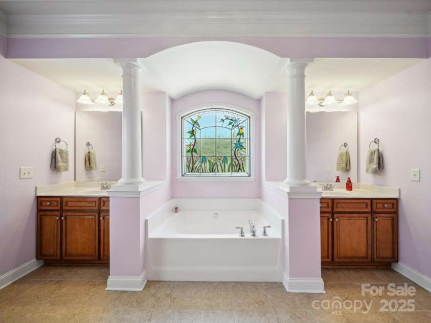 6523 Alba Rose Lane, Huntersville, NC 28078.  MLS# CAR4270008, YatesRealty ID 26142. Primary Bathroom