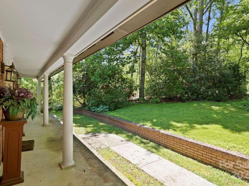 41 Deep Woods Road, Mills River, NC 28759.  MLS# CAR4270341, YatesRealty ID 26143. 