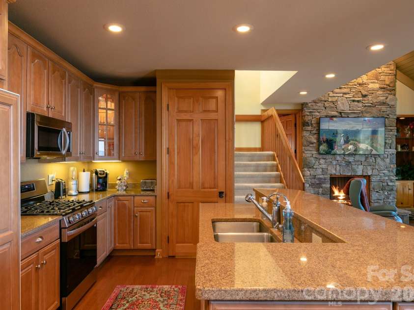 755 Andrew Banks Road, Burnsville, NC 28714.  MLS# CAR4385895, YatesRealty ID 26143. 