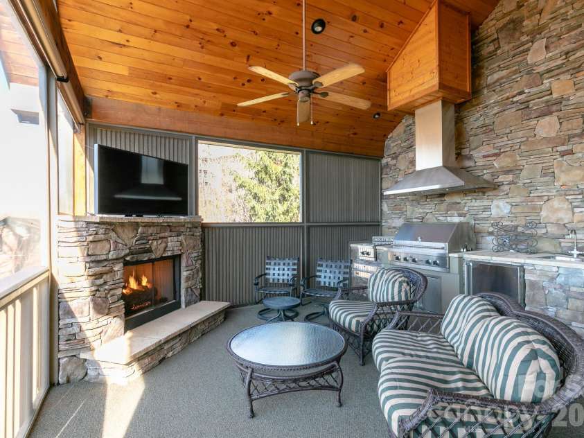 755 Andrew Banks Road, Burnsville, NC 28714.  MLS# CAR4385895, YatesRealty ID 26143. 