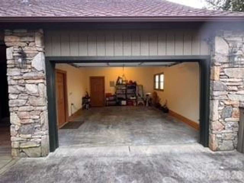 755 Andrew Banks Road, Burnsville, NC 28714.  MLS# CAR4385895, YatesRealty ID 26143. 