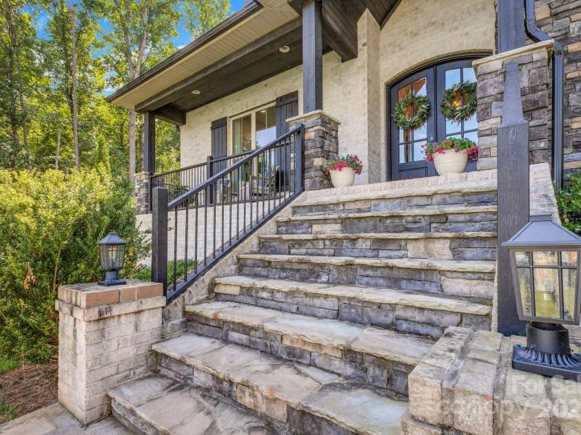 2122 Goose Creek Farm Lane, Indian Trail, NC 28079.  MLS# CAR4270458, YatesRealty ID 26144. 