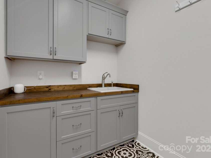 2122 Goose Creek Farm Lane, Indian Trail, NC 28079.  MLS# CAR4270458, YatesRealty ID 26144. 