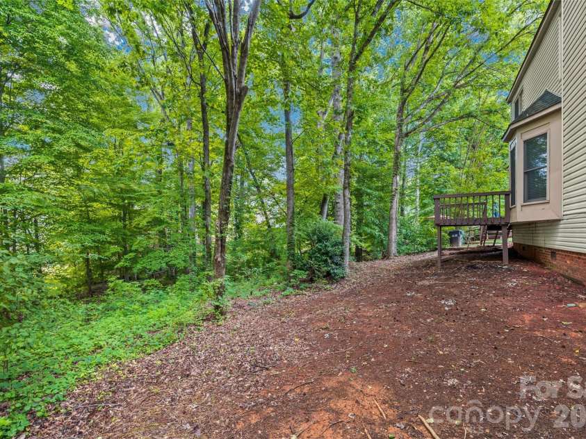 4926 Benthaven Lane, Charlotte, NC 28269.  MLS# CAR4387595, YatesRealty ID 26144. 