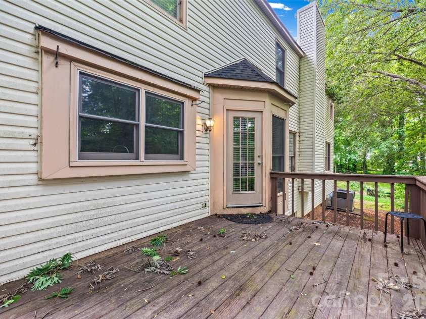 4926 Benthaven Lane, Charlotte, NC 28269.  MLS# CAR4387595, YatesRealty ID 26144. 